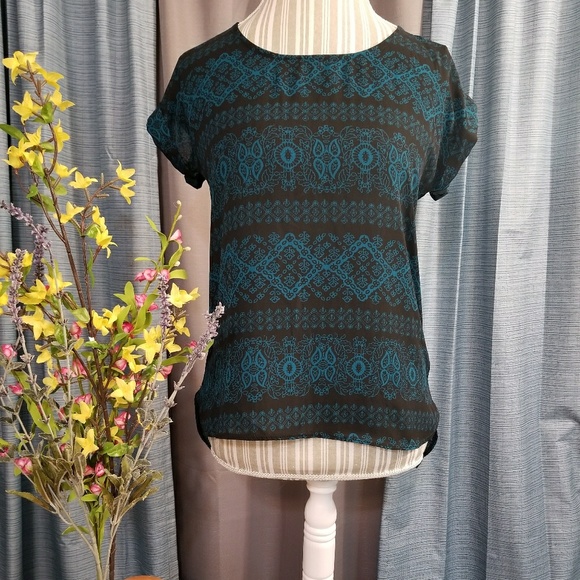 Pink Republic Tops - 🌻🌺🌻PINK REPUBLIC HI-LOW BLOUSE!!